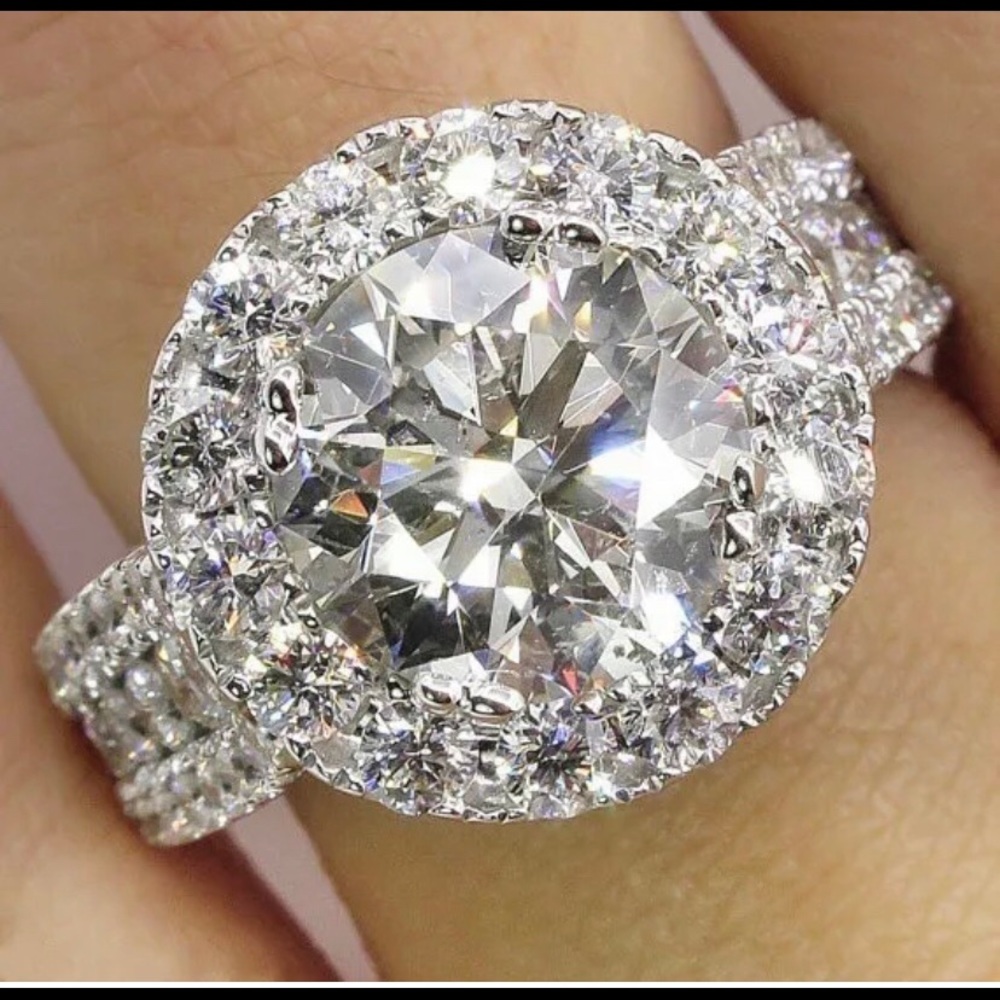 Gorgeous Round Cut White Sapphire Silver Ring